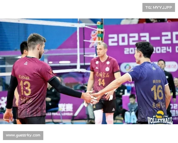 张哲嘉上海男排队长，拦网成球队支柱